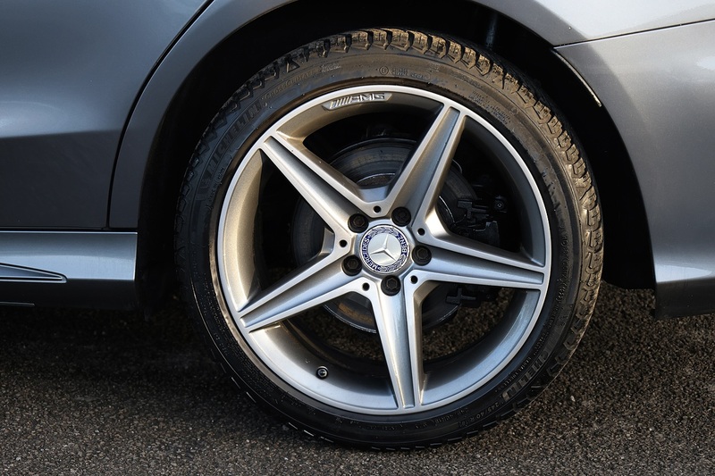 Mercedes-Benz C220d 4Matic AMG Line Rare 4Matic + Sat Nav + Reverse Camera Image 25