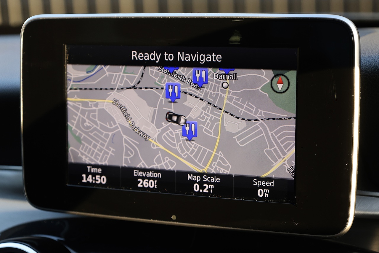 Mercedes-Benz C220d 4Matic AMG Line Rare 4Matic + Sat Nav + Reverse Camera - Large 29