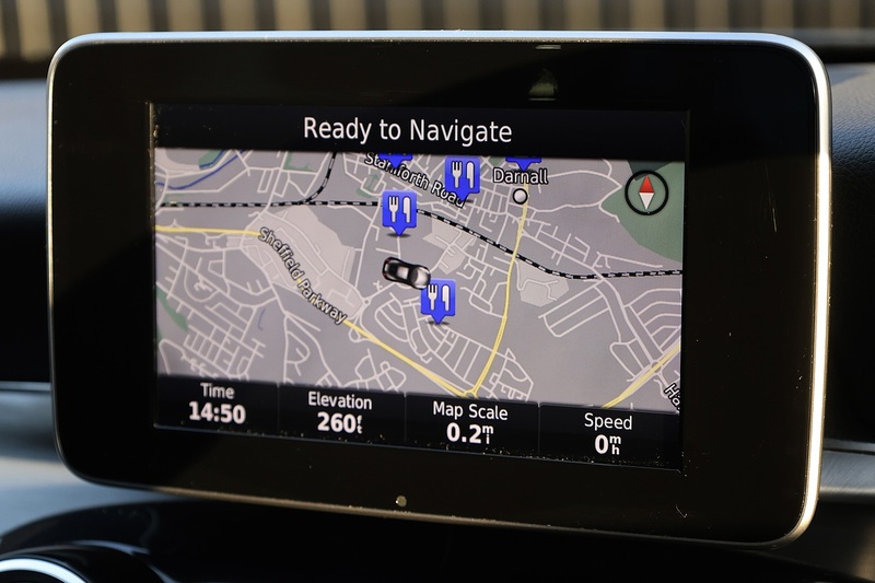 Mercedes-Benz C220d 4Matic AMG Line Rare 4Matic + Sat Nav + Reverse Camera Image 29