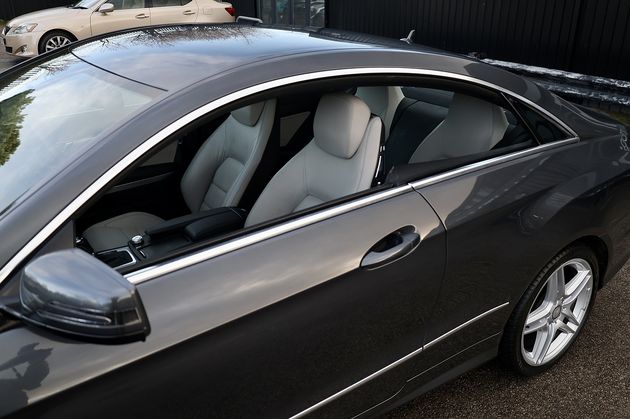 Mercedes-Benz E350 CDI AMG Sport Coupe 1 Former Keeper + COMAND + Heated Leather - Large 38