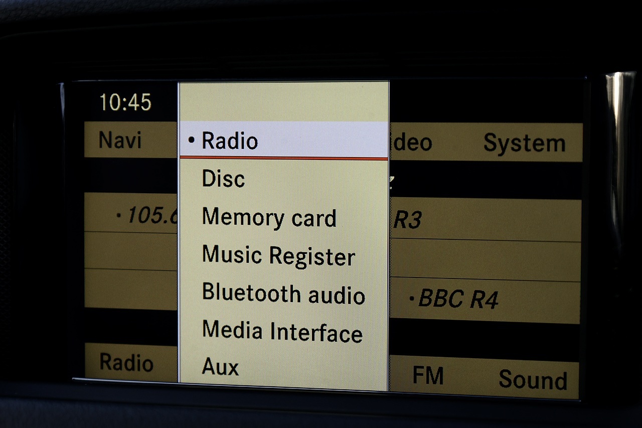 Mercedes-Benz E350 CDI AMG Sport Coupe 1 Former Keeper + COMAND + Heated Leather - Large 45