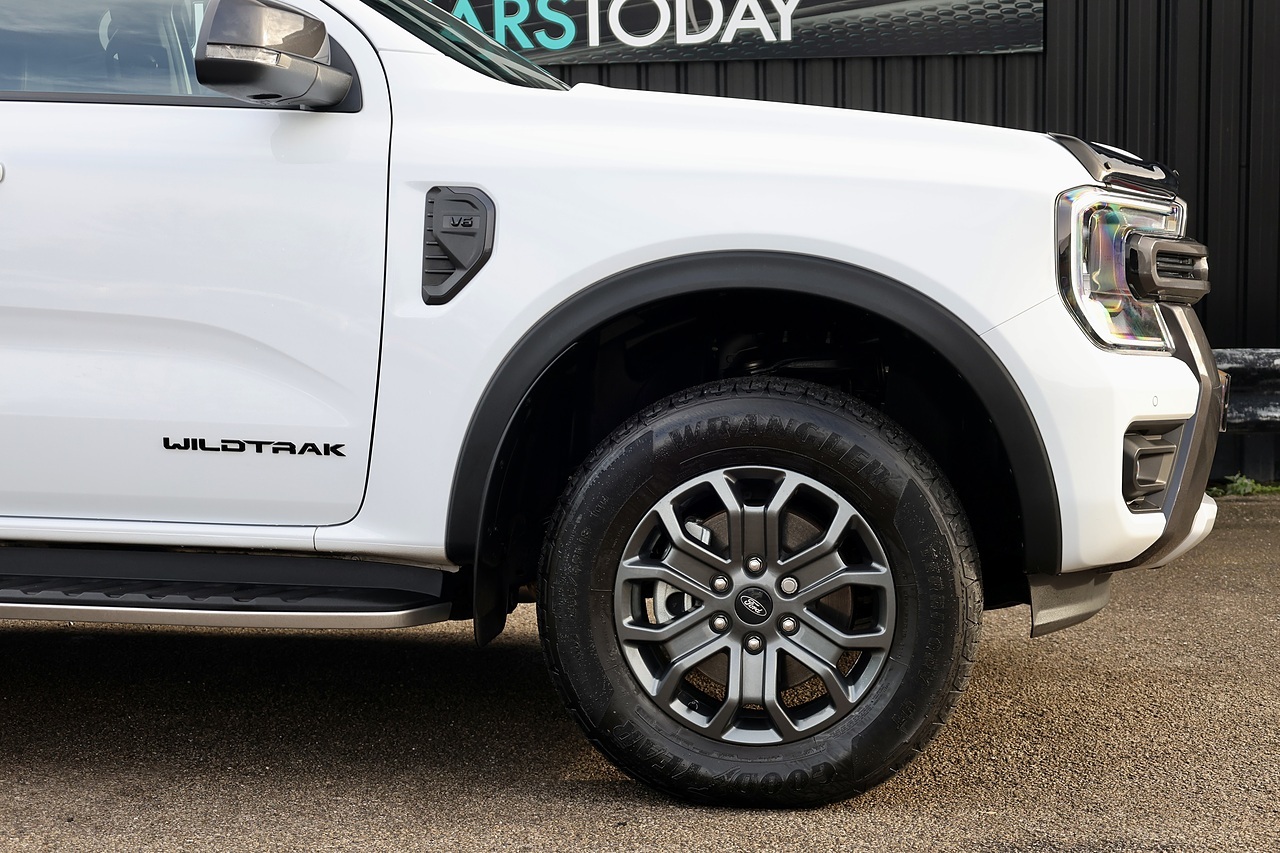 Ford Ranger Wildtrak 3.0 V6 Diesel 240 + NO VAT + Huge Spec - Large 16