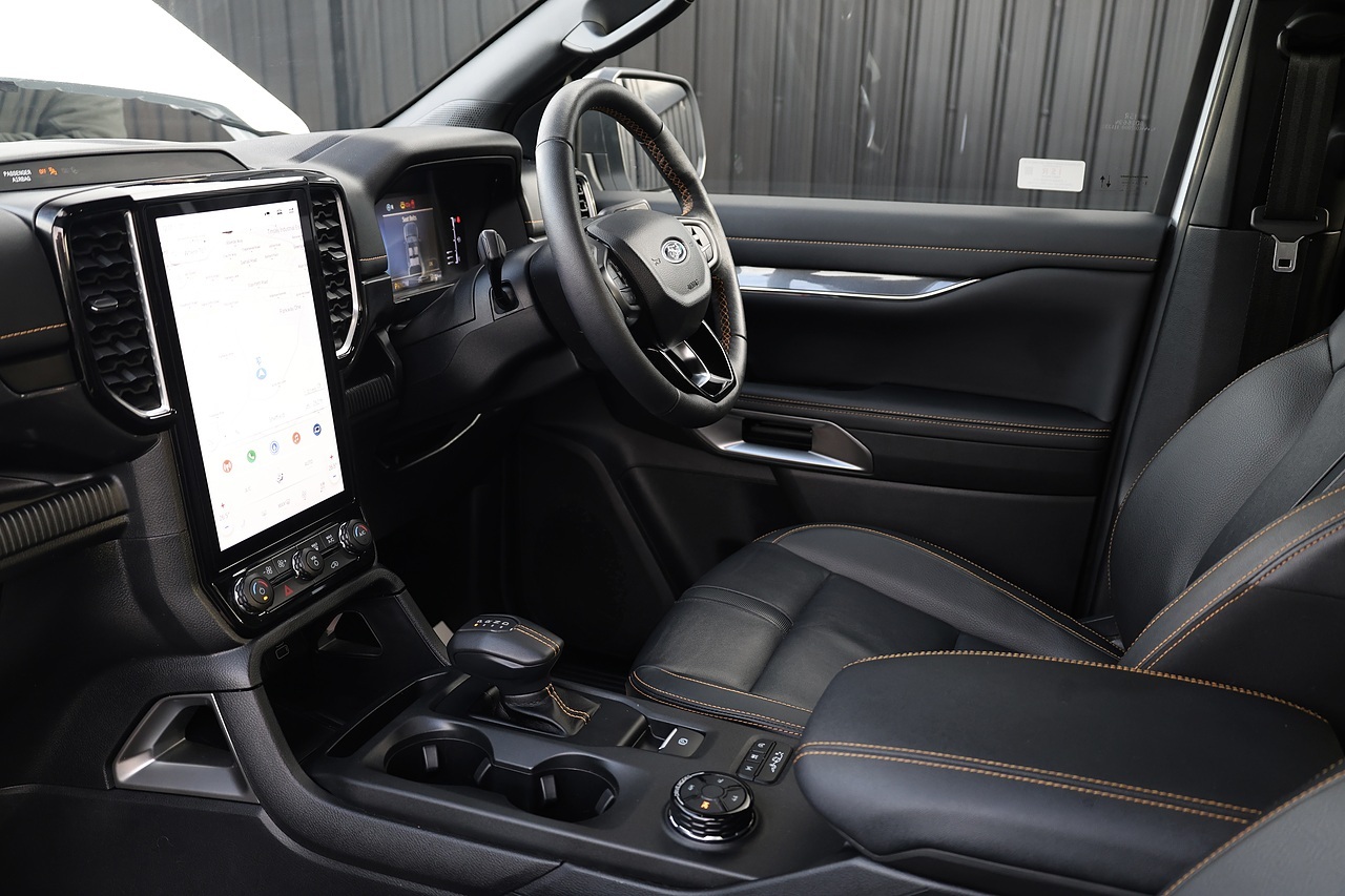 Ford Ranger Wildtrak 3.0 V6 Diesel 240 + NO VAT + Huge Spec - Large 5