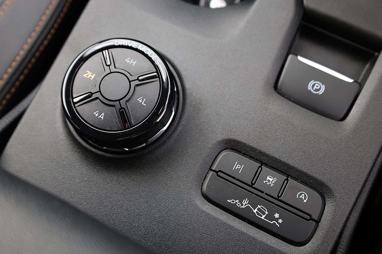 Ford Ranger Wildtrak 3.0 V6 Diesel 240 + NO VAT + Huge Spec - Large 36