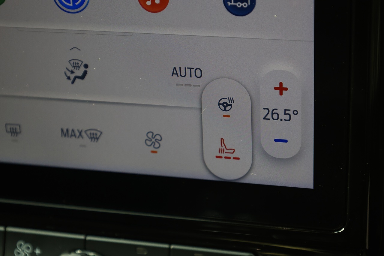 Ford Ranger Wildtrak 3.0 V6 Diesel 240 + NO VAT + Huge Spec - Large 37