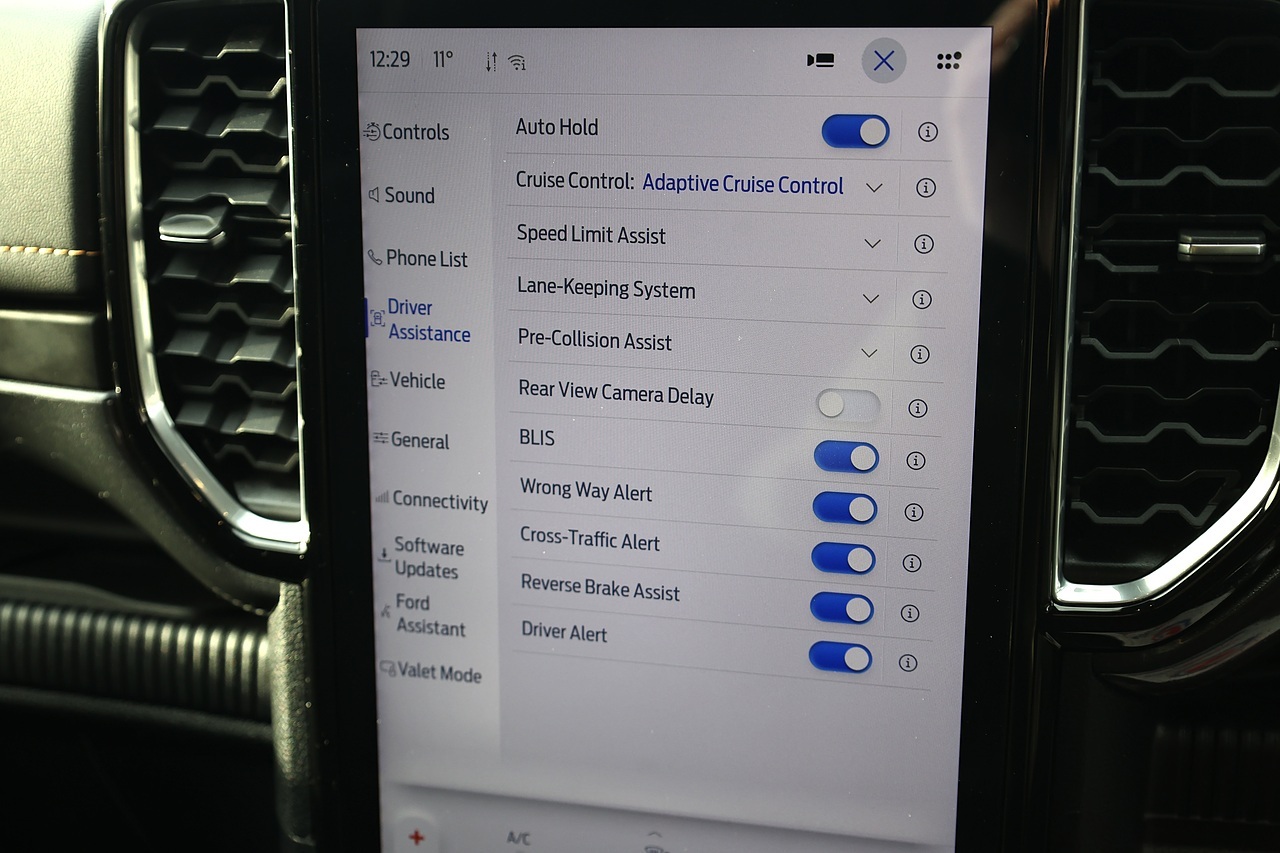 Ford Ranger Wildtrak 3.0 V6 Diesel 240 + NO VAT + Huge Spec - Large 39