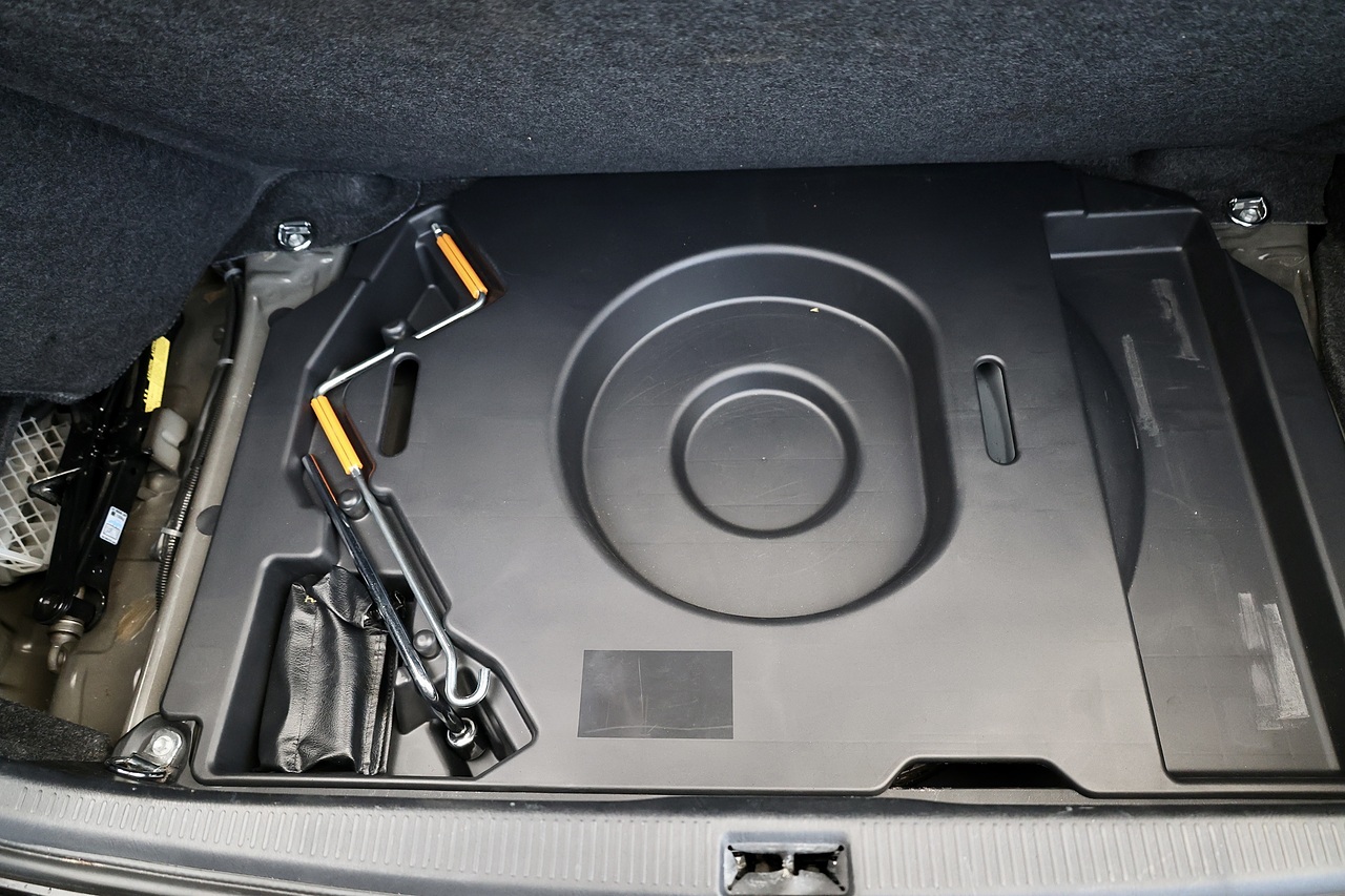 Lexus GS 300 Sport Family Ownership + Sunroof + Sat Nav - Large 36