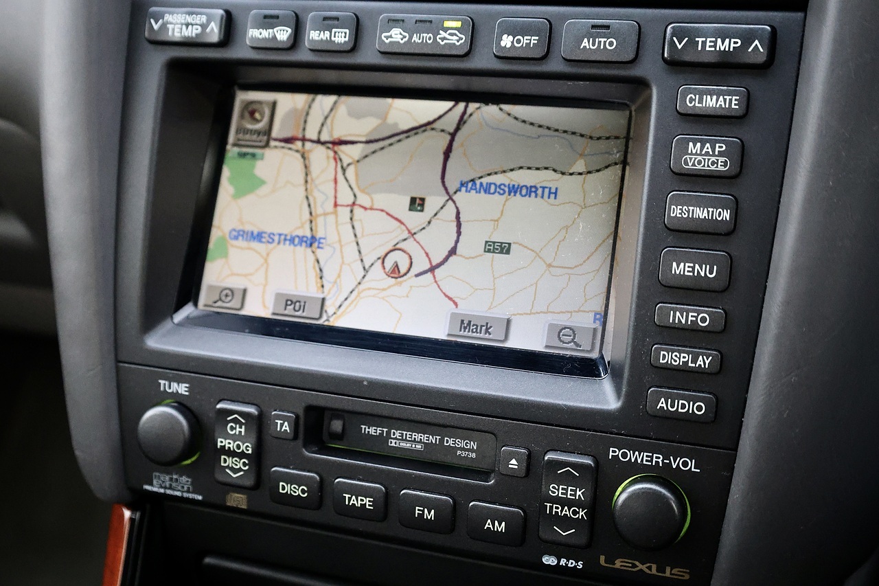 Lexus GS 300 Sport Family Ownership + Sunroof + Sat Nav - Large 38