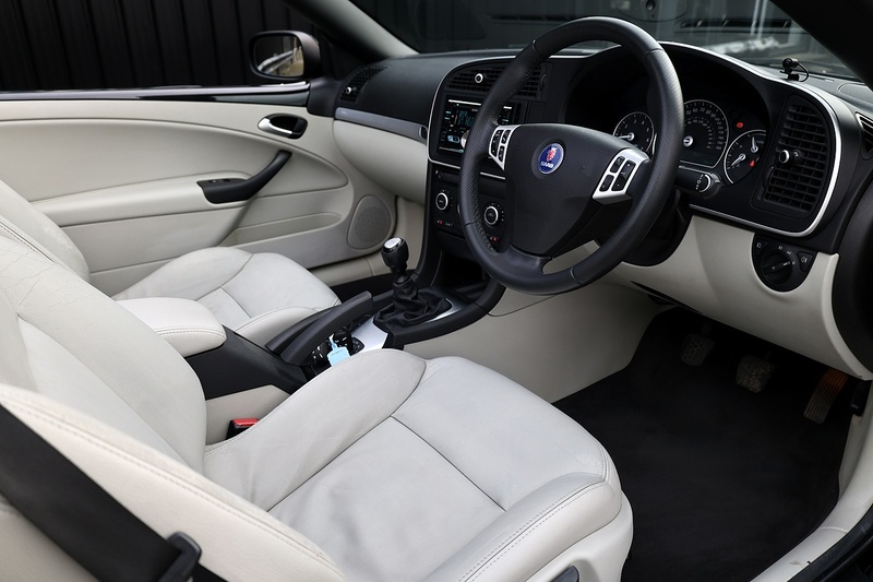 Saab 9-3 Aero Convertible 2 Former Keepers + 16 Services + Heated Leather Image 8