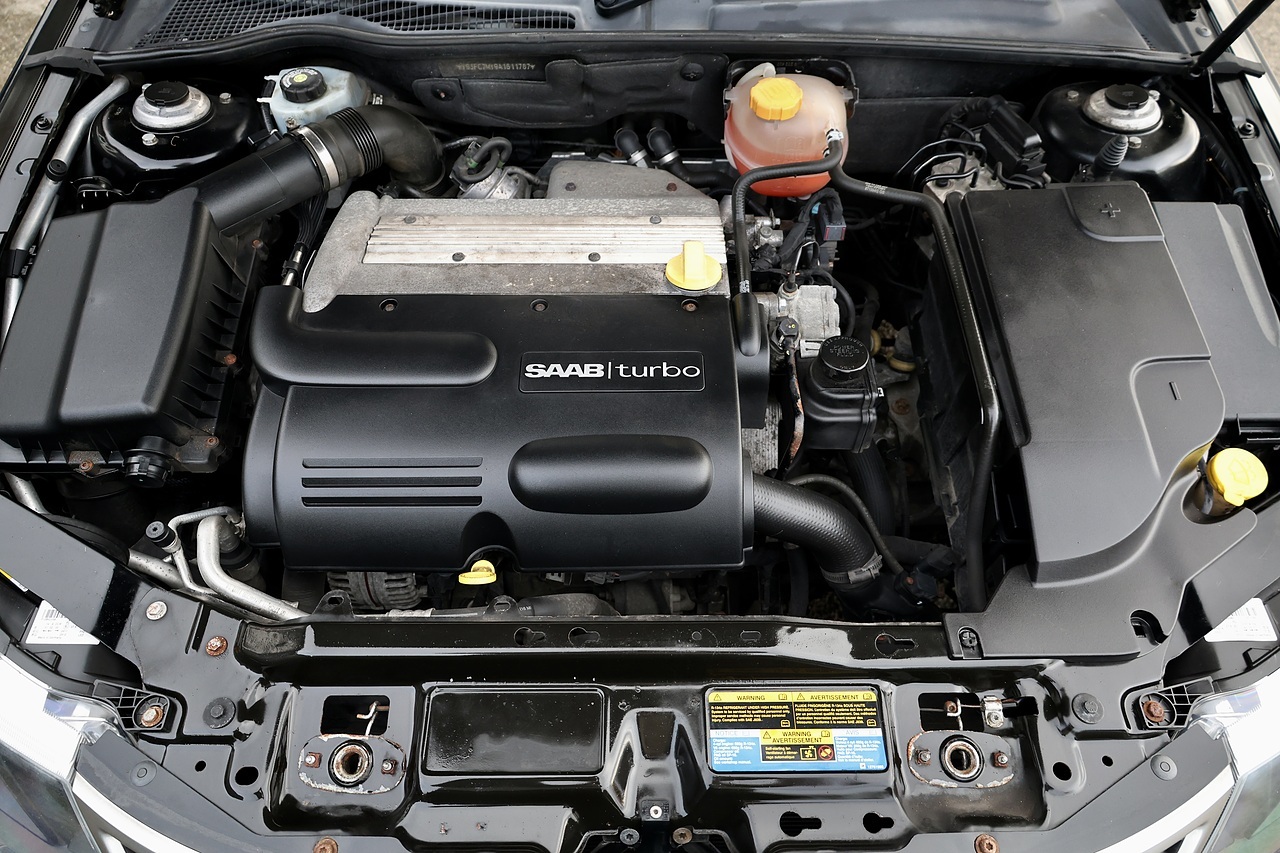 Saab 9-3 Aero Convertible 2 Former Keepers + 16 Services + Heated Leather - Large 25