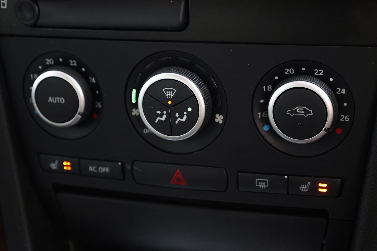 Saab 9-3 Aero Convertible 2 Former Keepers + 16 Services + Heated Leather - Large 31