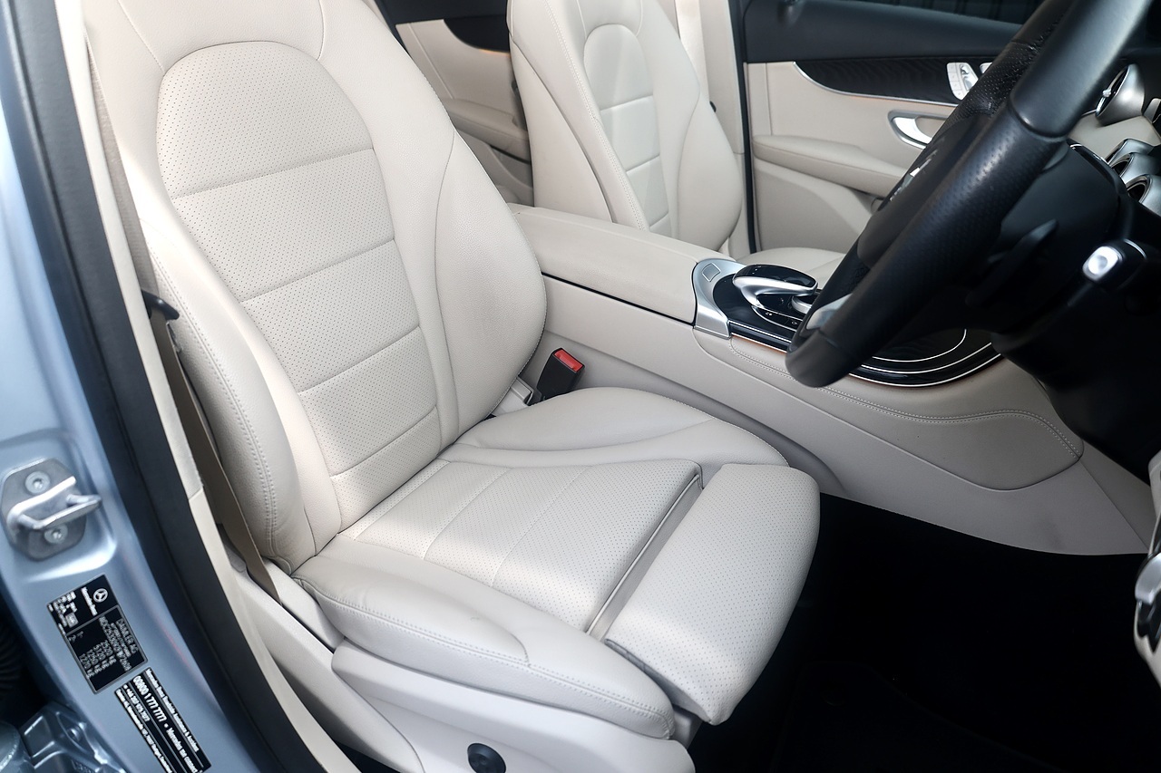 Mercedes-Benz GLC 250d Sport Premium Coupe 1 Owner + Full Mercedes Main Dealer History + Sunroof + Distronic - Large 10