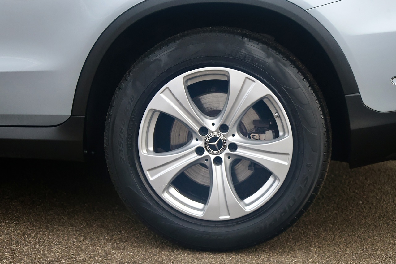 Mercedes-Benz GLC 250d Sport Premium Coupe 1 Owner + Full Mercedes Main Dealer History + Sunroof + Distronic - Large 31