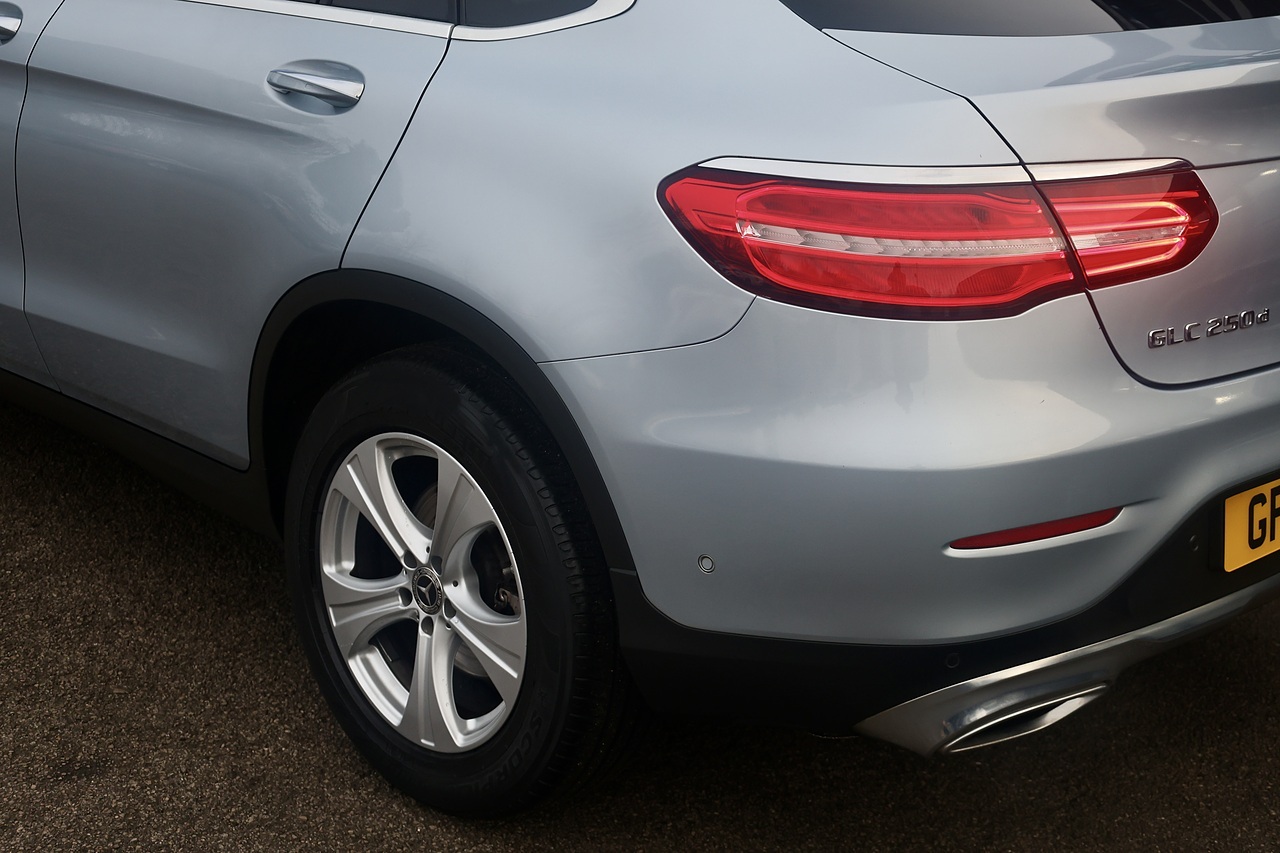 Mercedes-Benz GLC 250d Sport Premium Coupe 1 Owner + Full Mercedes Main Dealer History + Sunroof + Distronic - Large 27