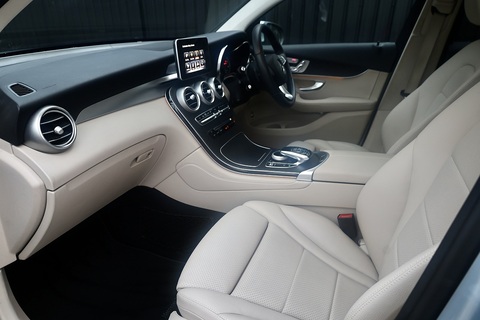 1 Owner + Full Mercedes Main Dealer History + Sunroof + Distronic