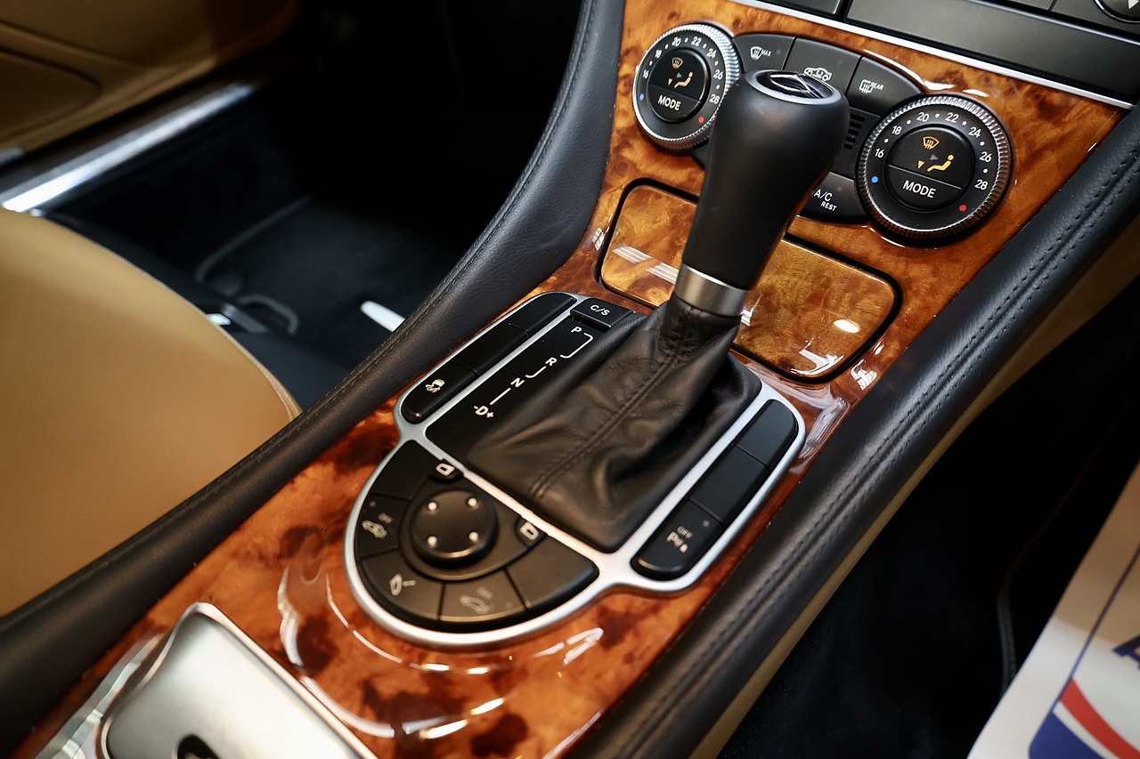 Mercedes-Benz SL 350 1 Former Keeper + Full History + Pano Roof + Special - Large 17