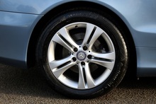 Mercedes-Benz SL 350 1 Former Keeper + Full History + Pano Roof + Special - Thumb 31