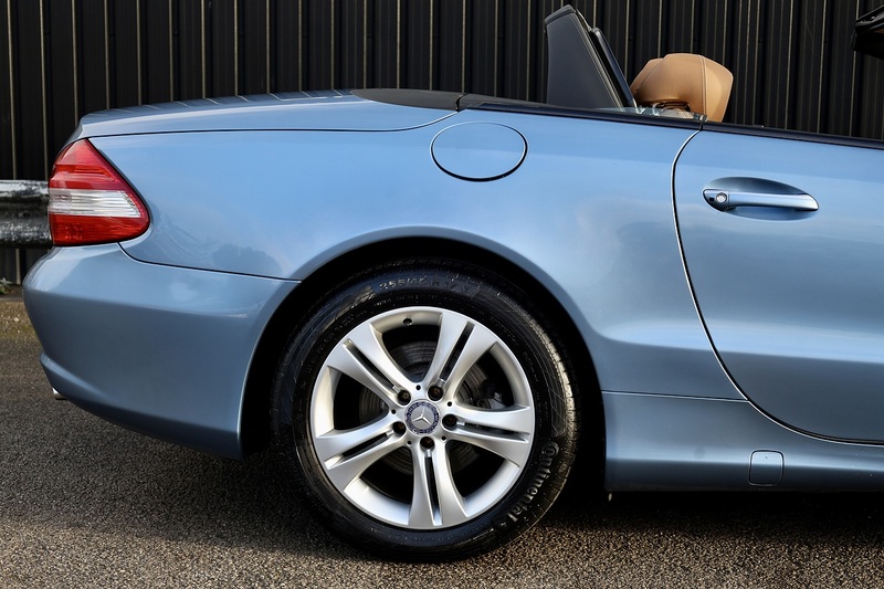 Mercedes-Benz SL 350 1 Former Keeper + Full History + Pano Roof + Special Image 22