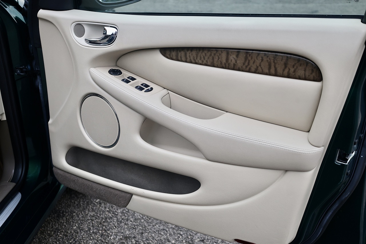 Jaguar X-Type D SE Family Ownership from New + Exceptional Condition - Large 24