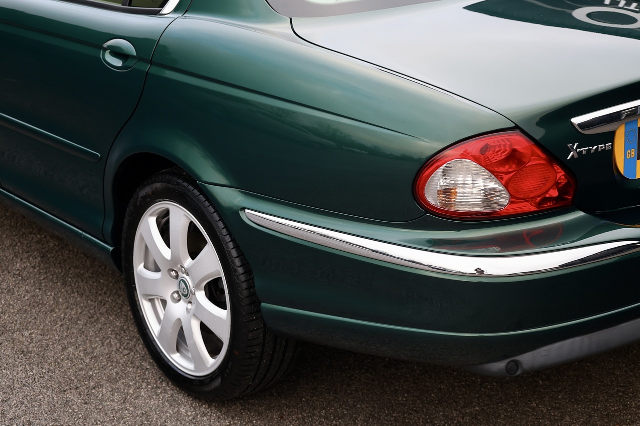 Jaguar X-Type D SE Family Ownership from New + Exceptional Condition - Large 33
