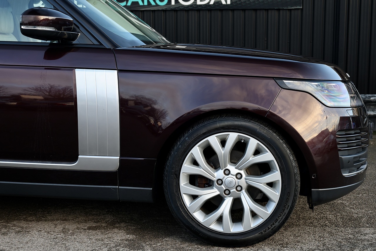 Land Rover Range Rover Vogue 1 Owner + Land Rover Extended Warranty + Pano Roof - Large 15