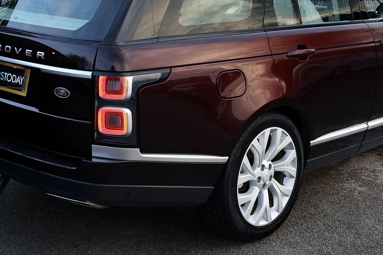 Land Rover Range Rover Vogue 1 Owner + Land Rover Extended Warranty + Pano Roof - Large 13