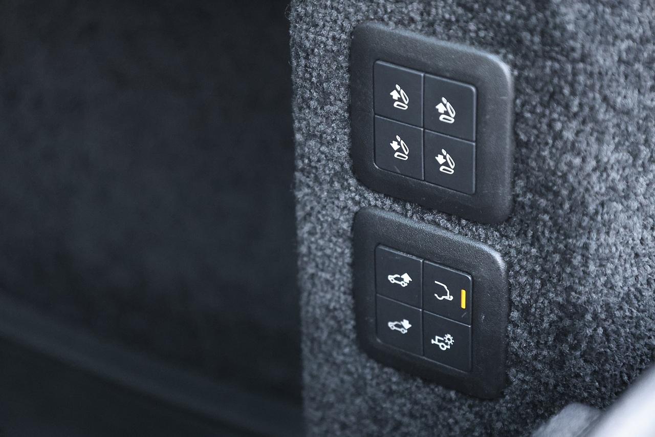 Land Rover Range Rover Vogue 1 Owner + Land Rover Extended Warranty + Pano Roof - Large 20