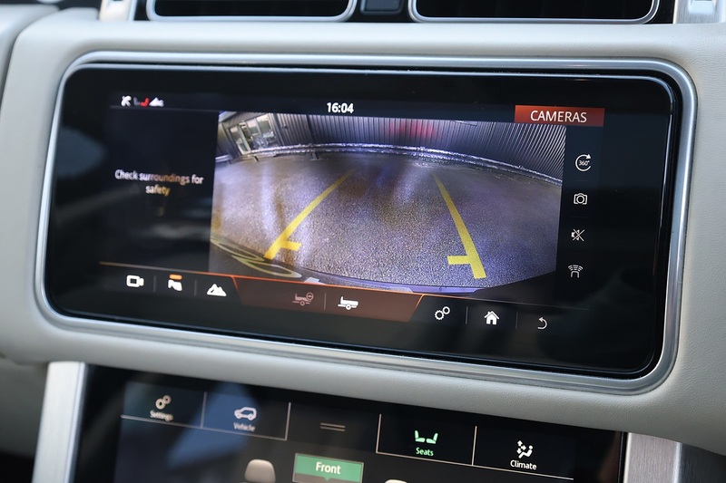 Land Rover Range Rover Vogue 1 Owner + Land Rover Extended Warranty + Pano Roof Image 42