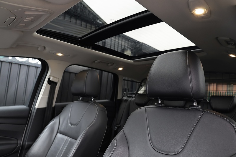 Ford Kuga Titanium X 2 Former Keepers + Full Ford Main Dealer History + High Spec Image 5