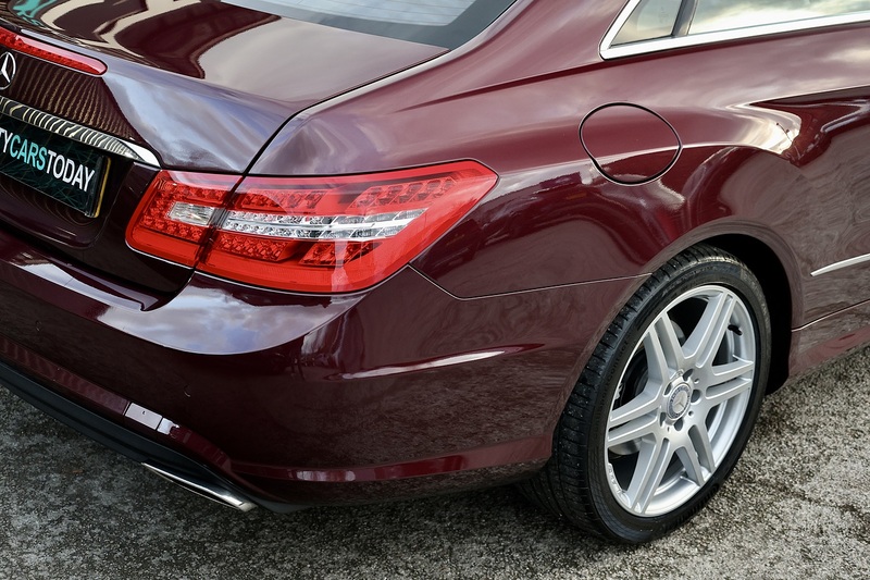 Mercedes-Benz E500 Sport Coupe Full Mercedes Main Dealer + Designo Paint + Pano Roof Image 15