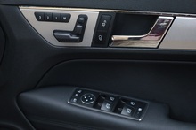 Mercedes-Benz E500 Sport Coupe Full Mercedes Main Dealer + Designo Paint + Pano Roof - Thumb 20