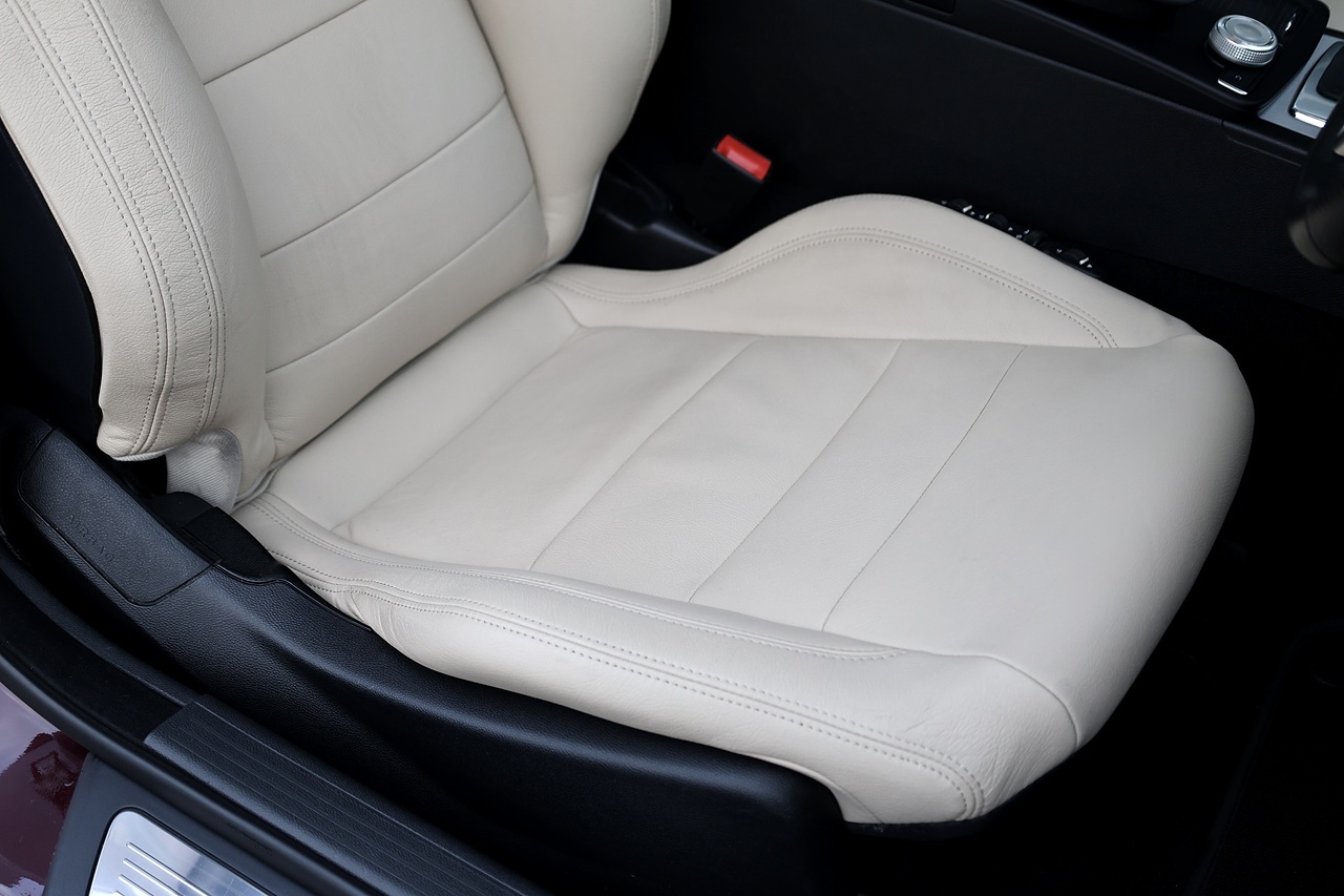 Mercedes-Benz E500 Sport Coupe Full Mercedes Main Dealer + Designo Paint + Pano Roof - Large 22