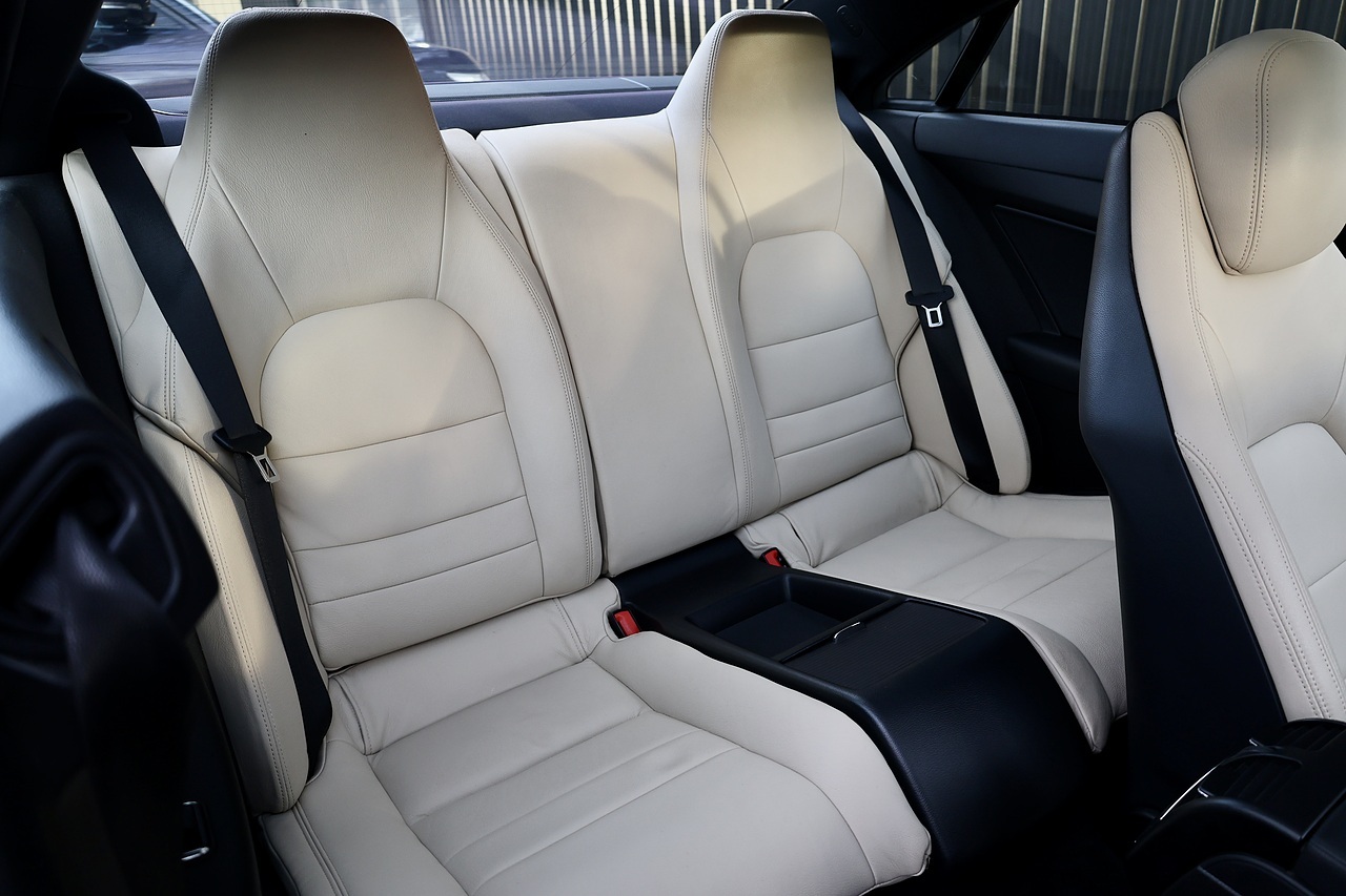 Mercedes-Benz E500 Sport Coupe Full Mercedes Main Dealer + Designo Paint + Pano Roof - Large 11