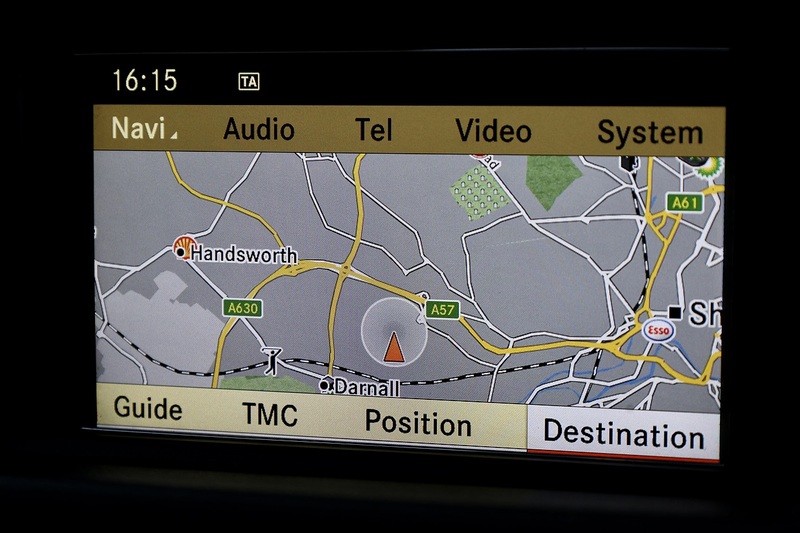 Mercedes-Benz E500 Sport Coupe Full Mercedes Main Dealer + Designo Paint + Pano Roof Image 26