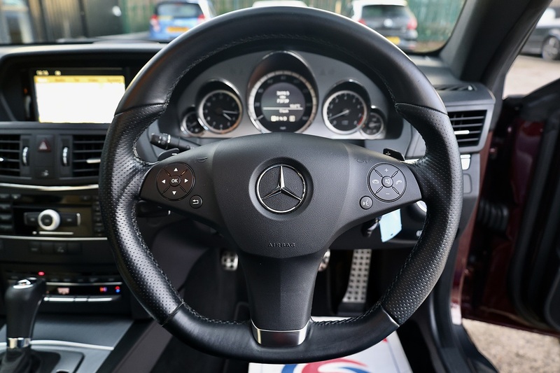 Mercedes-Benz E500 Sport Coupe Full Mercedes Main Dealer + Designo Paint + Pano Roof Image 28