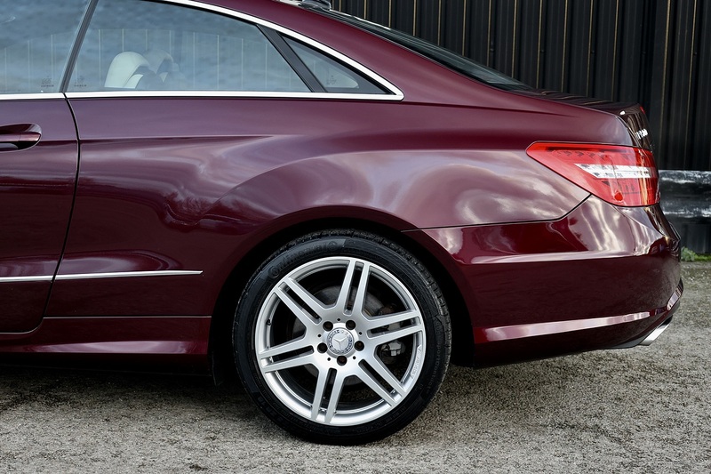 Mercedes-Benz E500 Sport Coupe Full Mercedes Main Dealer + Designo Paint + Pano Roof Image 35