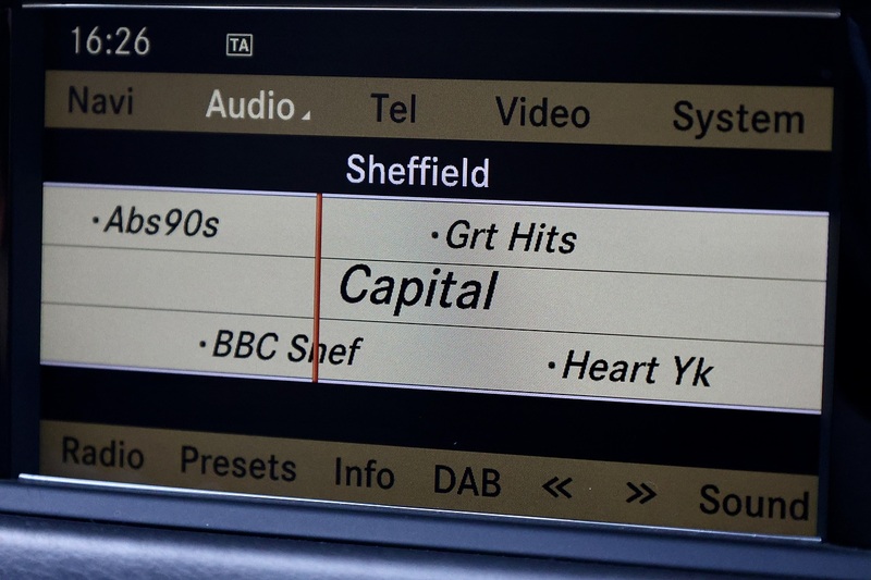 Mercedes-Benz E500 Sport Coupe Full Mercedes Main Dealer + Designo Paint + Pano Roof Image 42