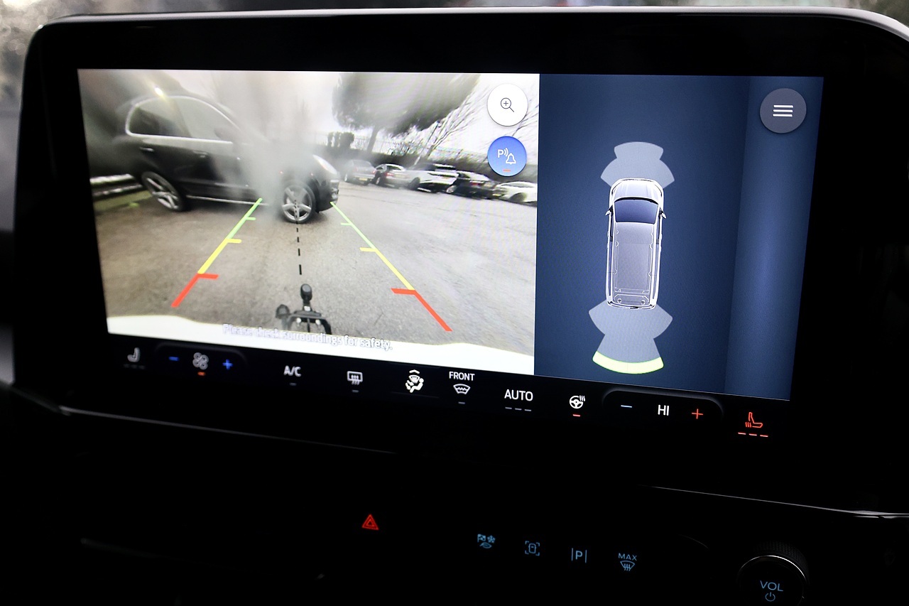 Ford Tourneo Custom Titanium 170ps Automatic + 8 Seats + NO VAT - Large 13