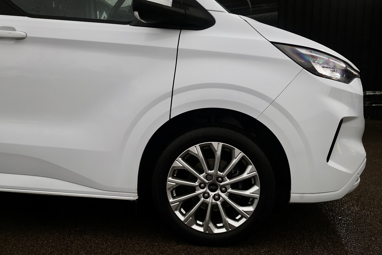 Ford Tourneo Custom Titanium 170ps Automatic + 8 Seats + NO VAT - Large 17