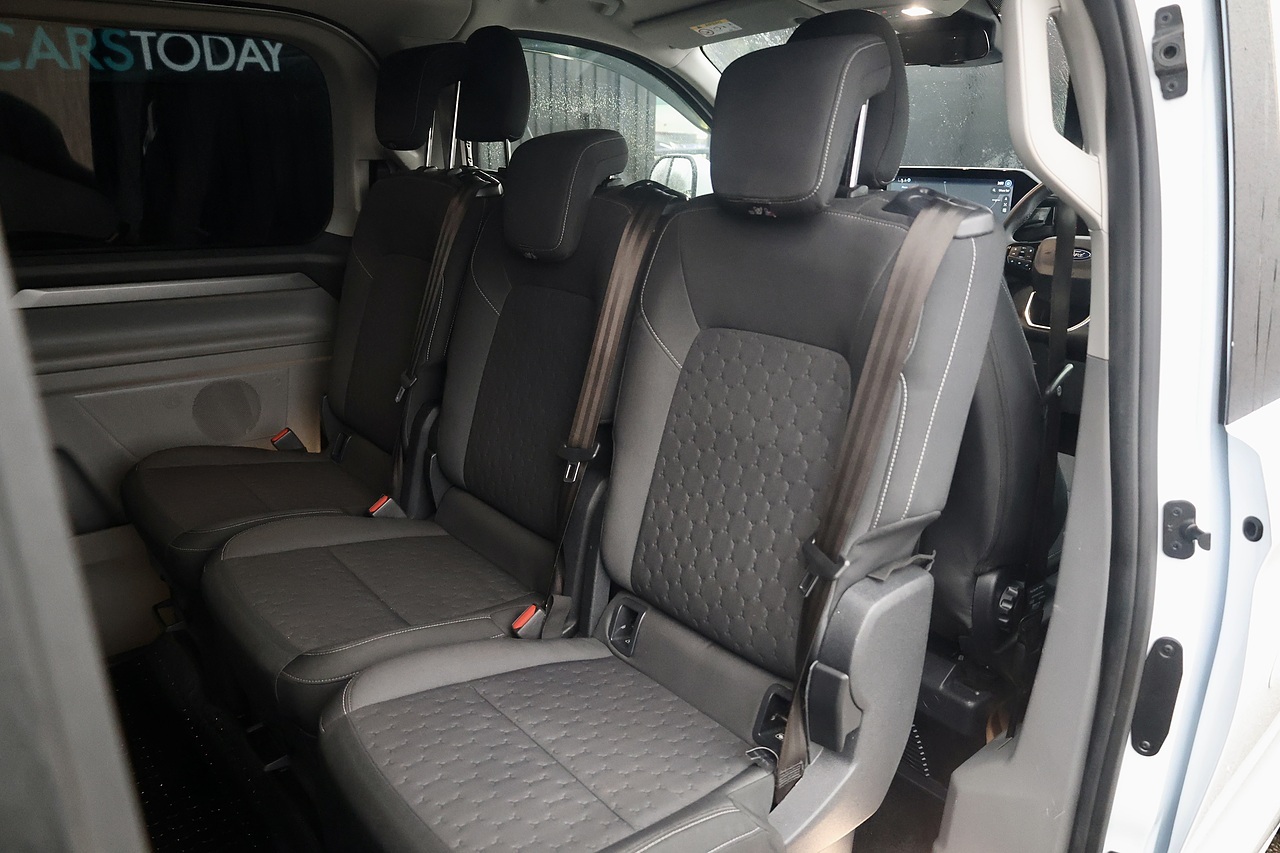 Ford Tourneo Custom Titanium 170ps Automatic + 8 Seats + NO VAT - Large 7