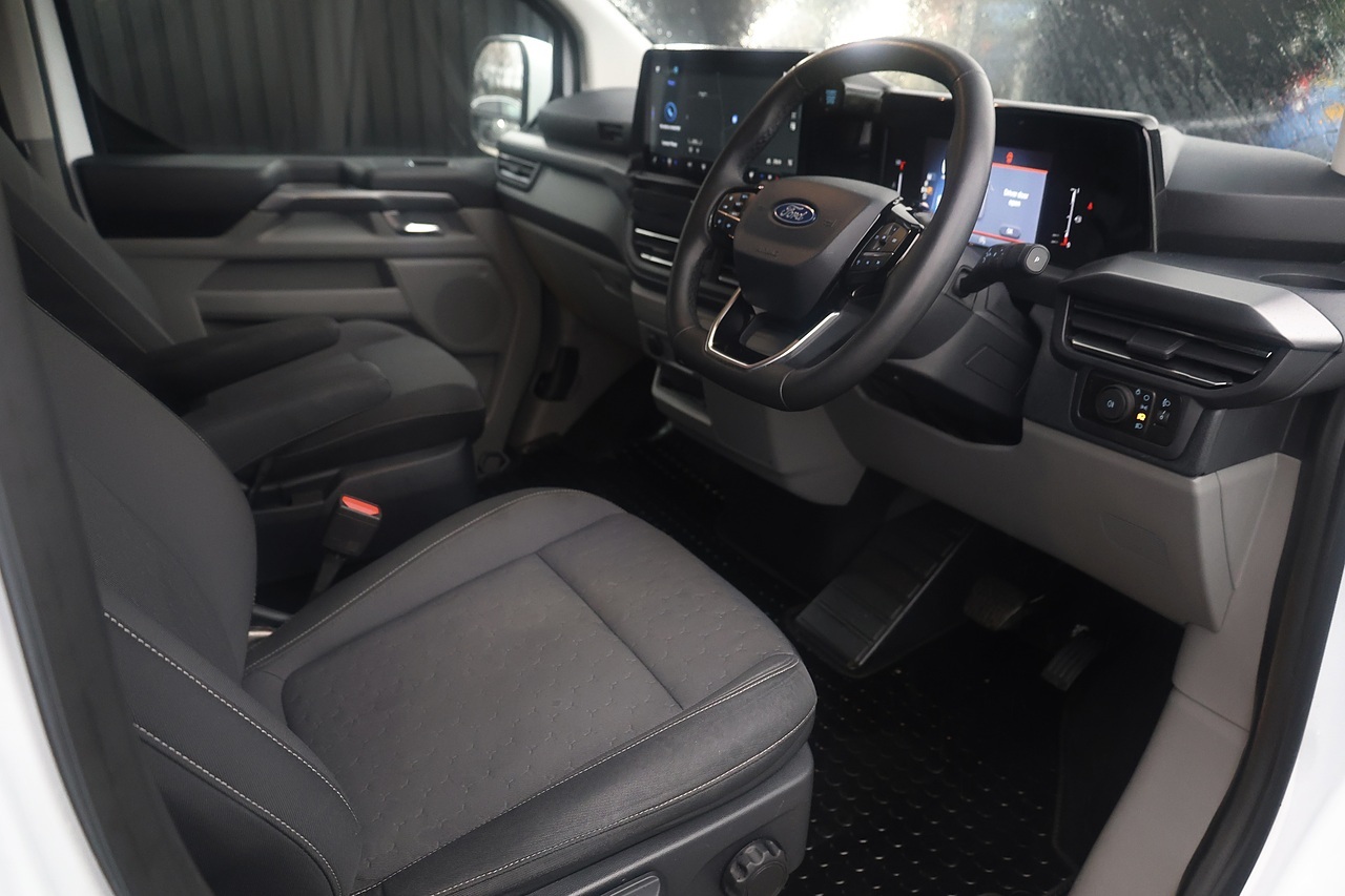 Ford Tourneo Custom Titanium 170ps Automatic + 8 Seats + NO VAT - Large 10