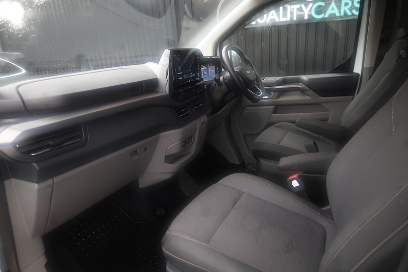 Ford Tourneo Custom Titanium 170ps Automatic + 8 Seats + NO VAT Image 2