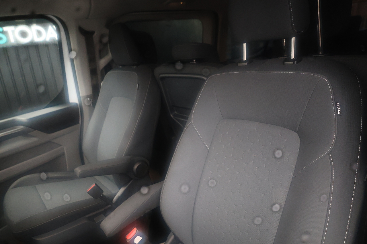 Ford Tourneo Custom Titanium 170ps Automatic + 8 Seats + NO VAT - Large 25