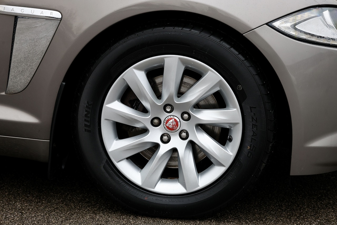 Jaguar XF Luxury Heated Seats + Heated Steering Wheel + Reverse Cam + x4 New Tyres - Large 29