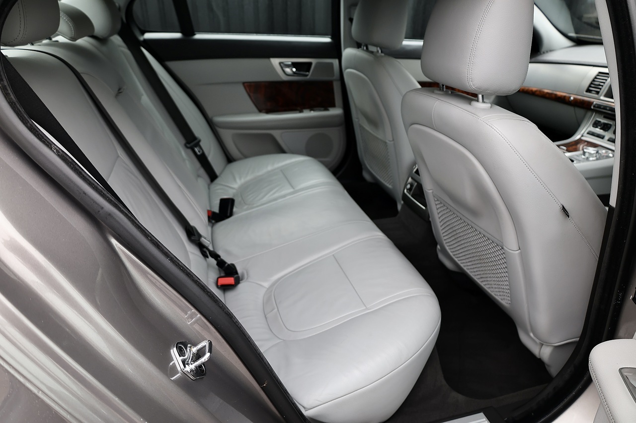 Jaguar XF Luxury Heated Seats + Heated Steering Wheel + Reverse Cam + x4 New Tyres - Large 18