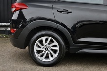 Hyundai Tucson CRDI SE Nav 1 Former Keeper + Manual + 2WD + £35 RFL + Heated Seats - Thumb 13