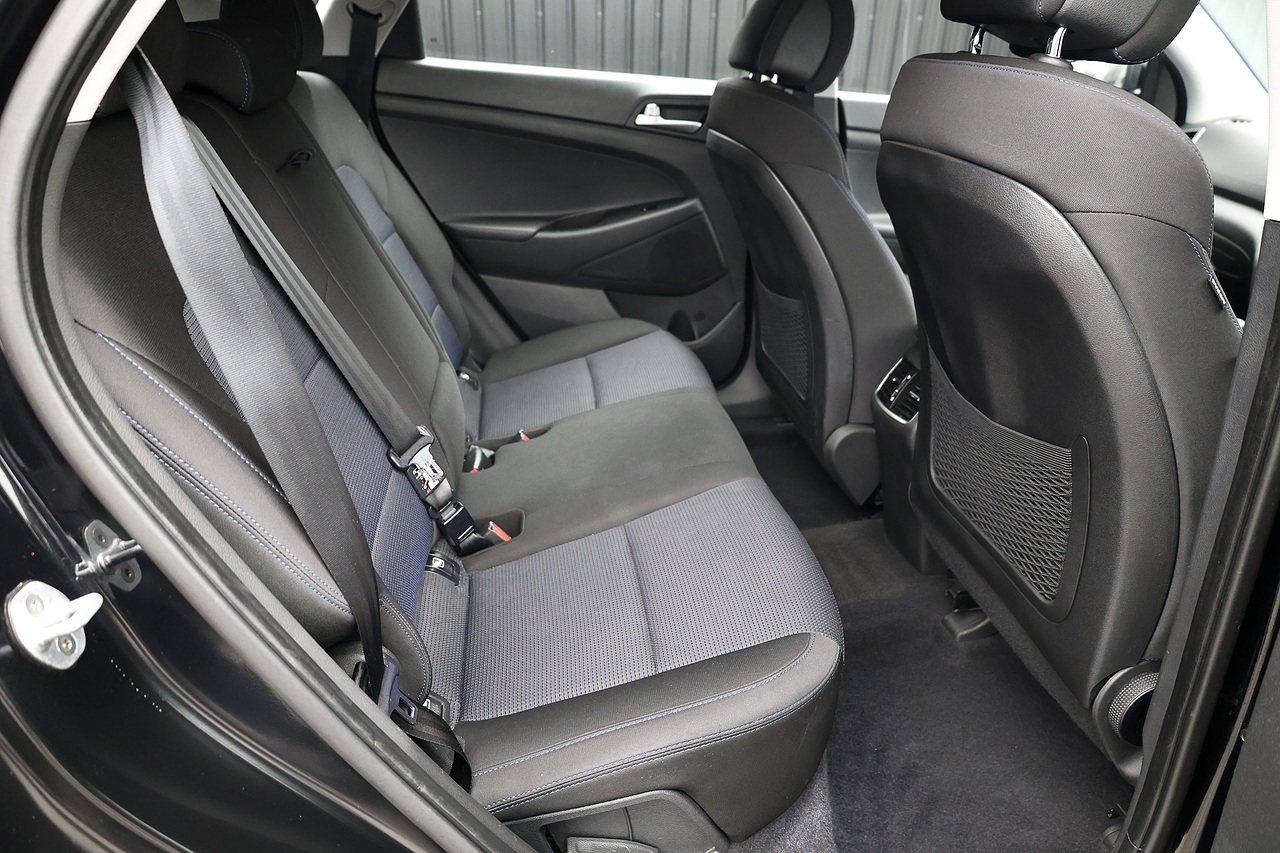 Hyundai Tucson CRDI SE Nav 1 Former Keeper + Manual + 2WD + £35 RFL + Heated Seats - Large 17