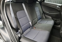 Hyundai Tucson CRDI SE Nav 1 Former Keeper + Manual + 2WD + £35 RFL + Heated Seats - Thumb 11