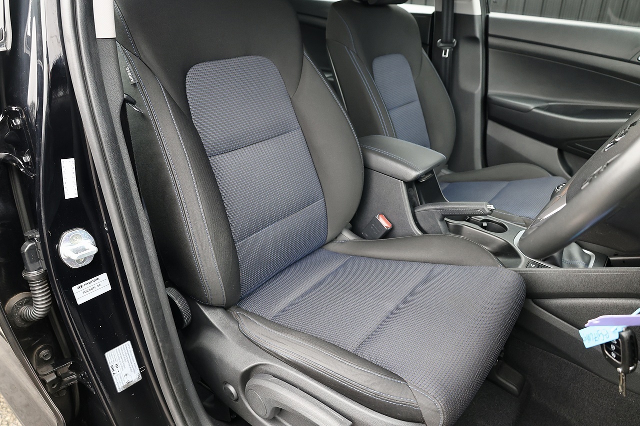 Hyundai Tucson CRDI SE Nav 1 Former Keeper + Manual + 2WD + £35 RFL + Heated Seats - Large 20