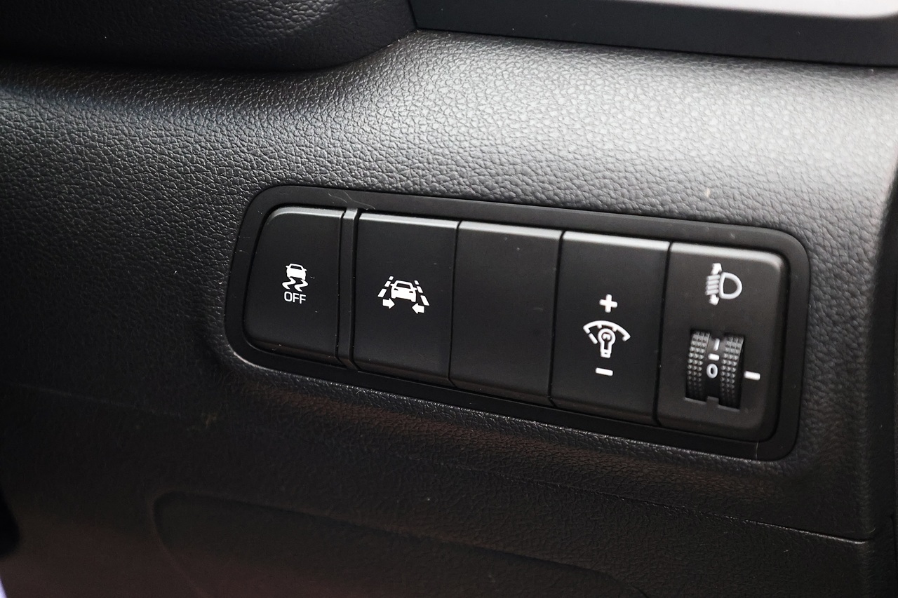 Hyundai Tucson CRDI SE Nav 1 Former Keeper + Manual + 2WD + £35 RFL + Heated Seats - Large 22